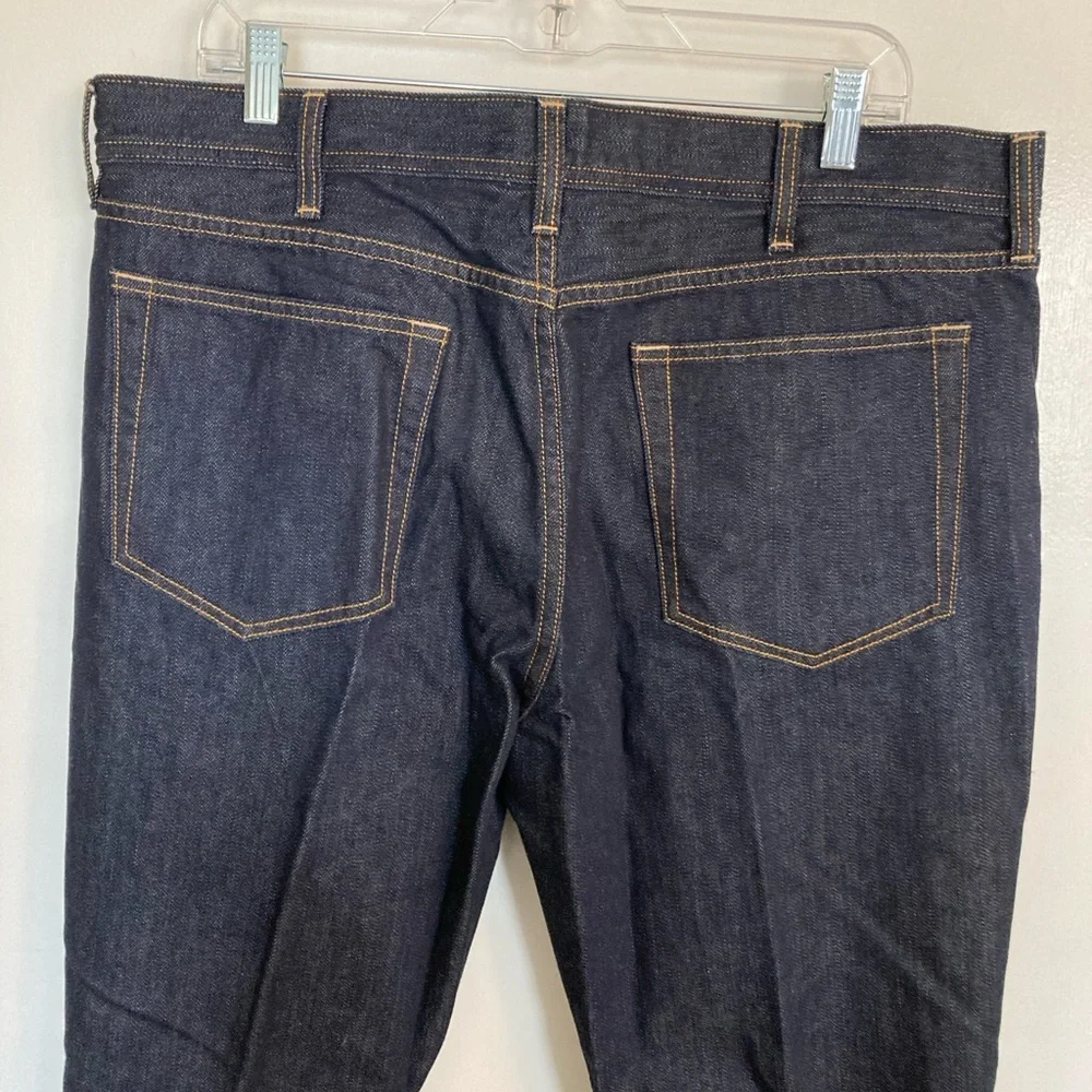 J Crew, Men's Straight Leg, dark blue Jeans. Size, 38X32 - Picture 4 of 9